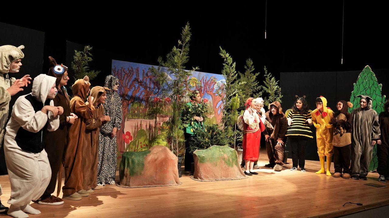 Keçiörenli Çocuklardan Ücretsiz Tiyatrolara Yoğun İlgi