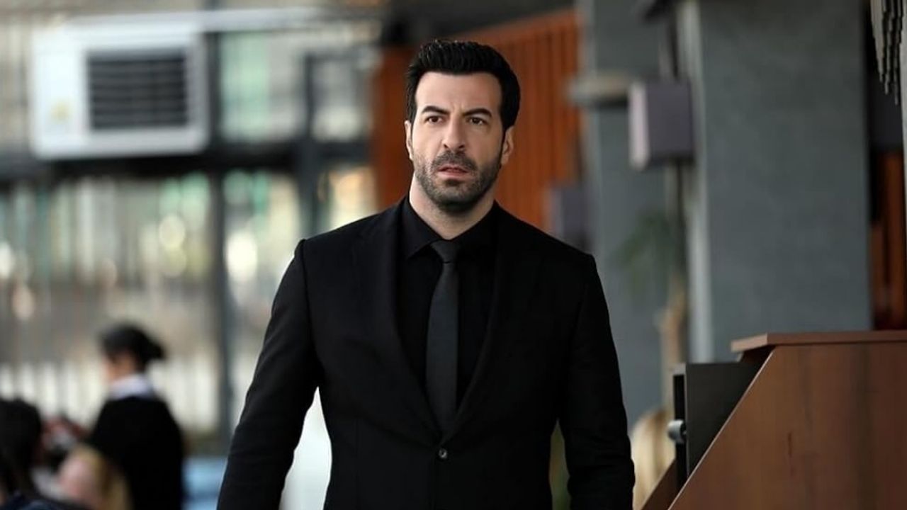 İsmail Demirci Sahneye Dönüyor: Yeni Oyunu Merak Uyandırdı