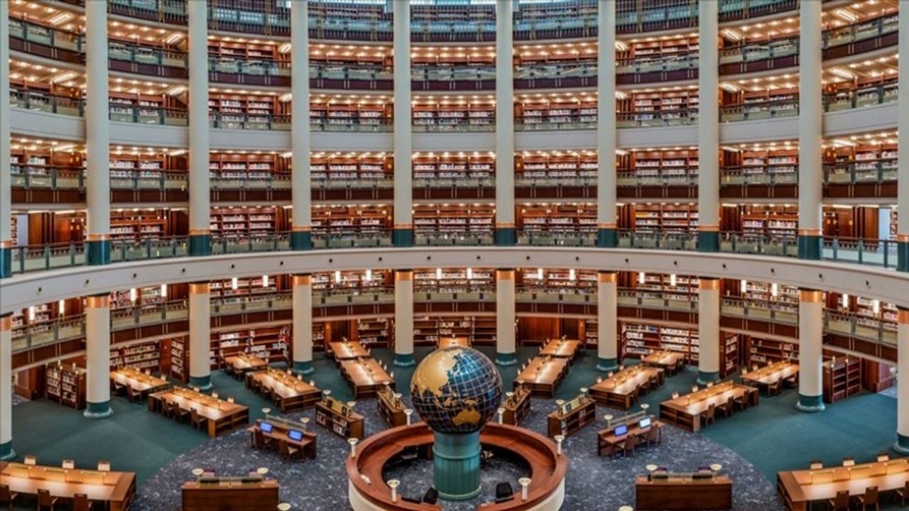 Millet Kütüphanesi’nde 'Bütün Mutlu Aileler Birbirine Benzer' Sergisi Açıldı