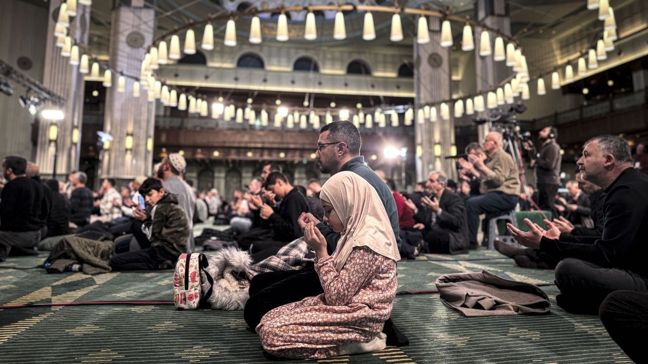 Başkentte Miraç Kandili Heyecanı Beştepe Millet Camisi'nde Yaşandı