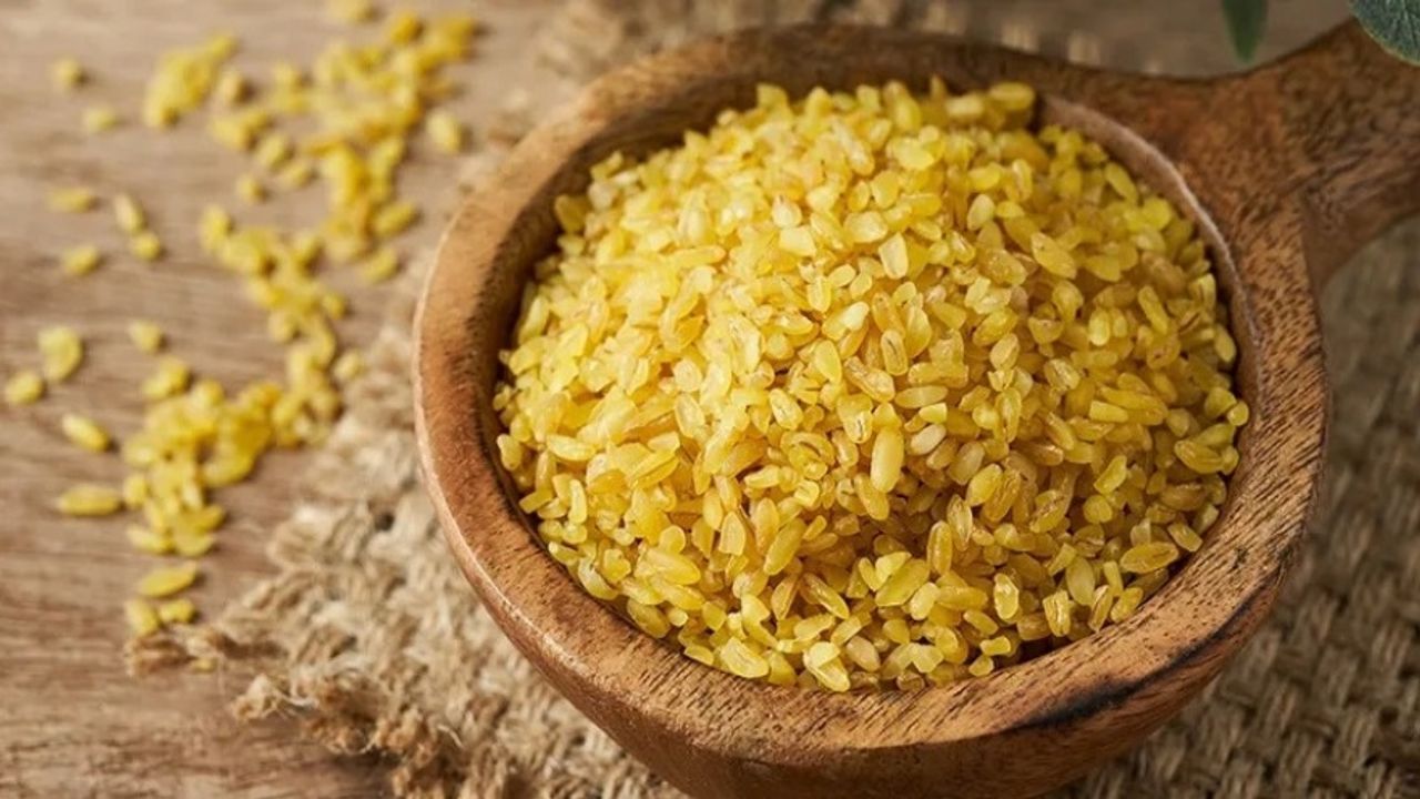 Rüyada Bulgur Görmek, Pişirmek, Bulgur Dağıtmak, Ayıklamak ve Yemeğini Yemek Ne Anlama Gelir?