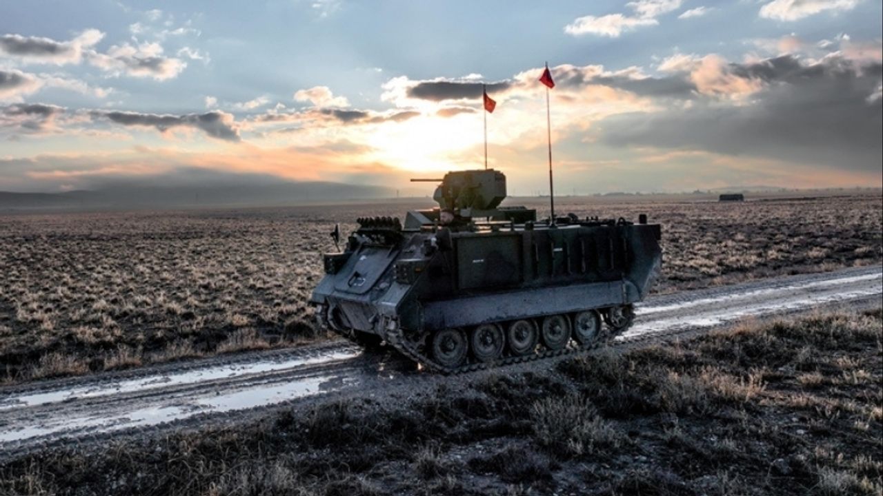 Türkiye’nin İlk Elektrikli Zırhlı Aracı E-ZPT Tanıtıldı