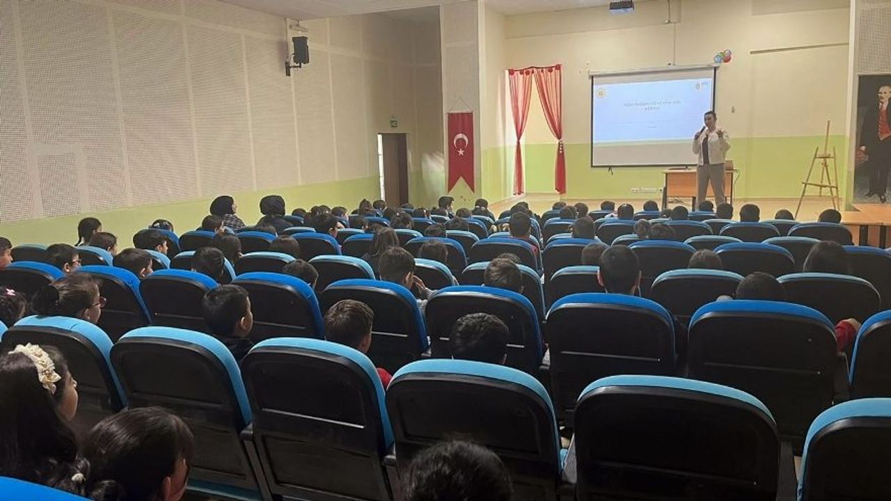 Yenimahalle’de Sıfır Atık Adımı: Okul Atıkları Toprağa Kazandırılıyor