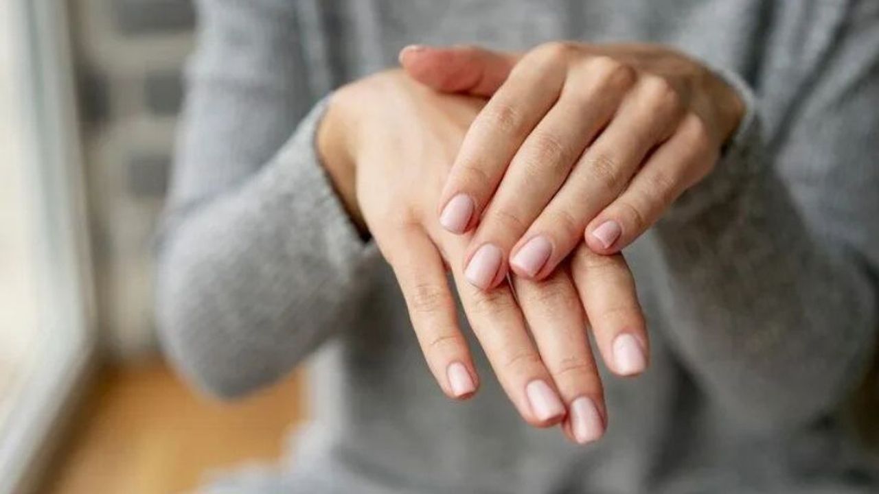 Yerinden Çıkan Tırnak Nasıl İyileşir? 7 Etkili Doğal Çözüm