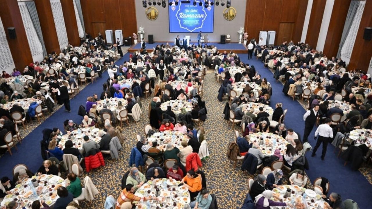 Altındağ Belediye Başkanı Tiryaki, Aydınlıkevler Sakinleriyle İftarda Buluştu