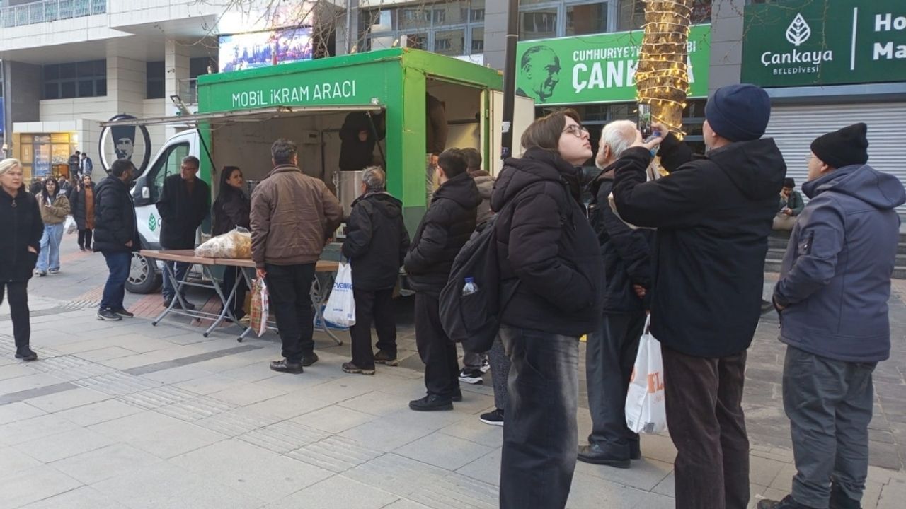 Ankara Kızılay’da İftarlık Sıcak Çorba İkramı