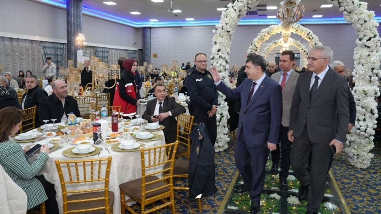 Ankara Valisi Çubuk’ta Gazi, Engelli ve Şehit Aileleriyle İftara Katıldı