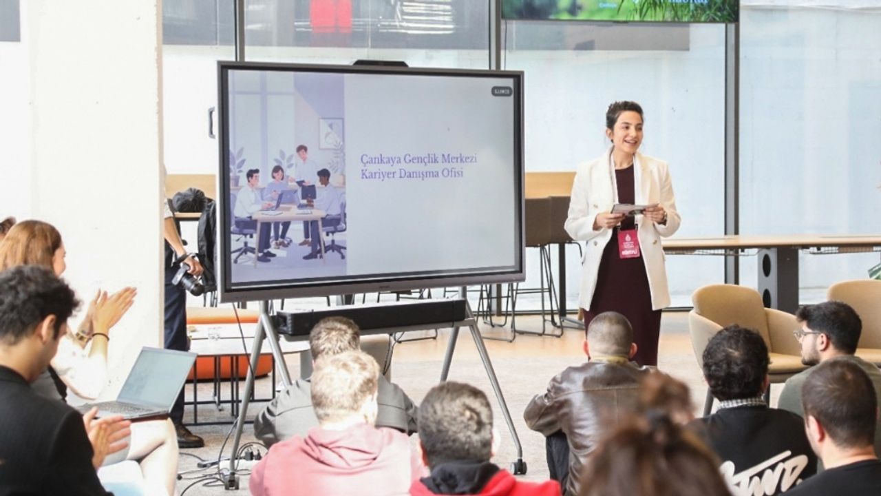 Çankaya Kariyer Gelişim Günü’nde Gençlere Rehberlik