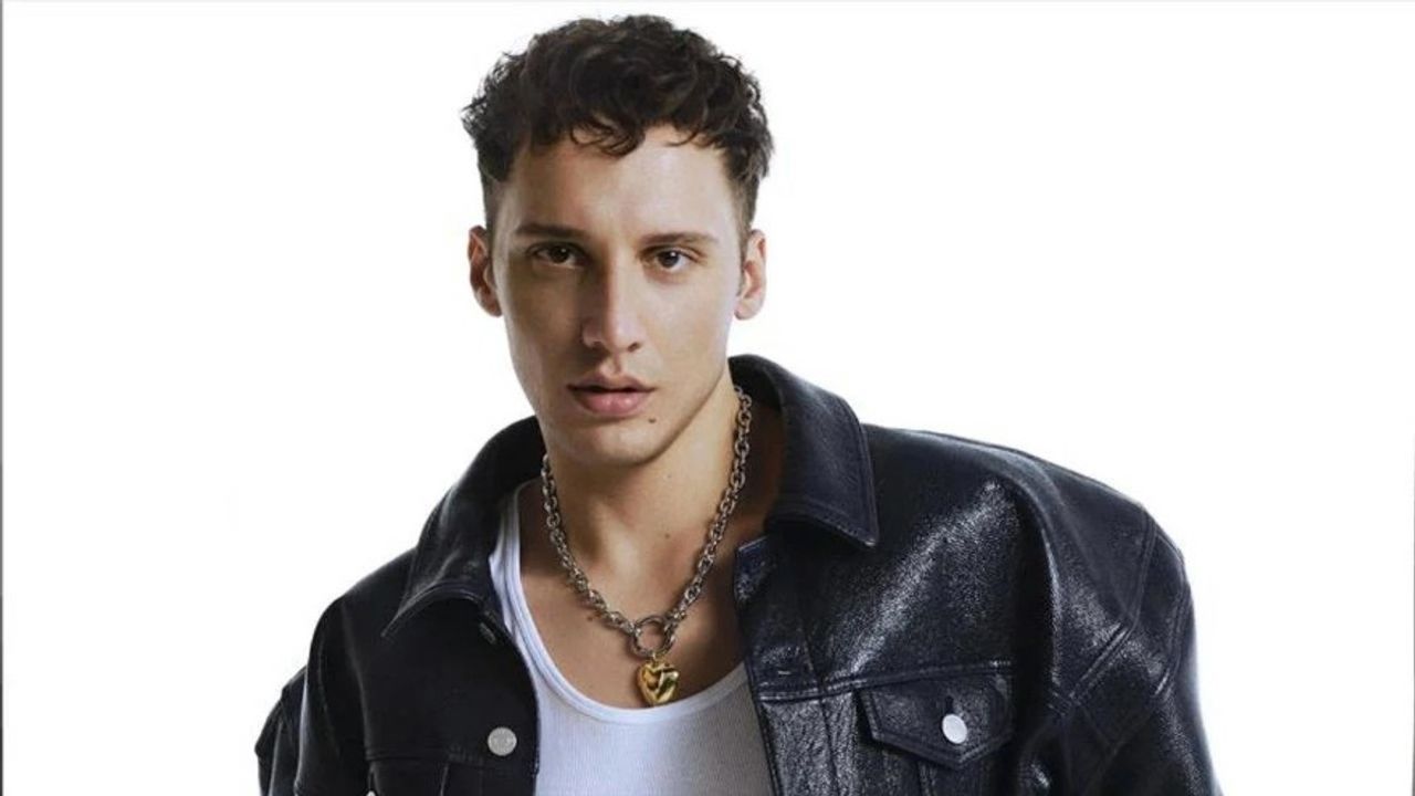 Ünlü Şarkıcı Edis, Hakkındaki Yakalama Kararına Yanıt Verdi