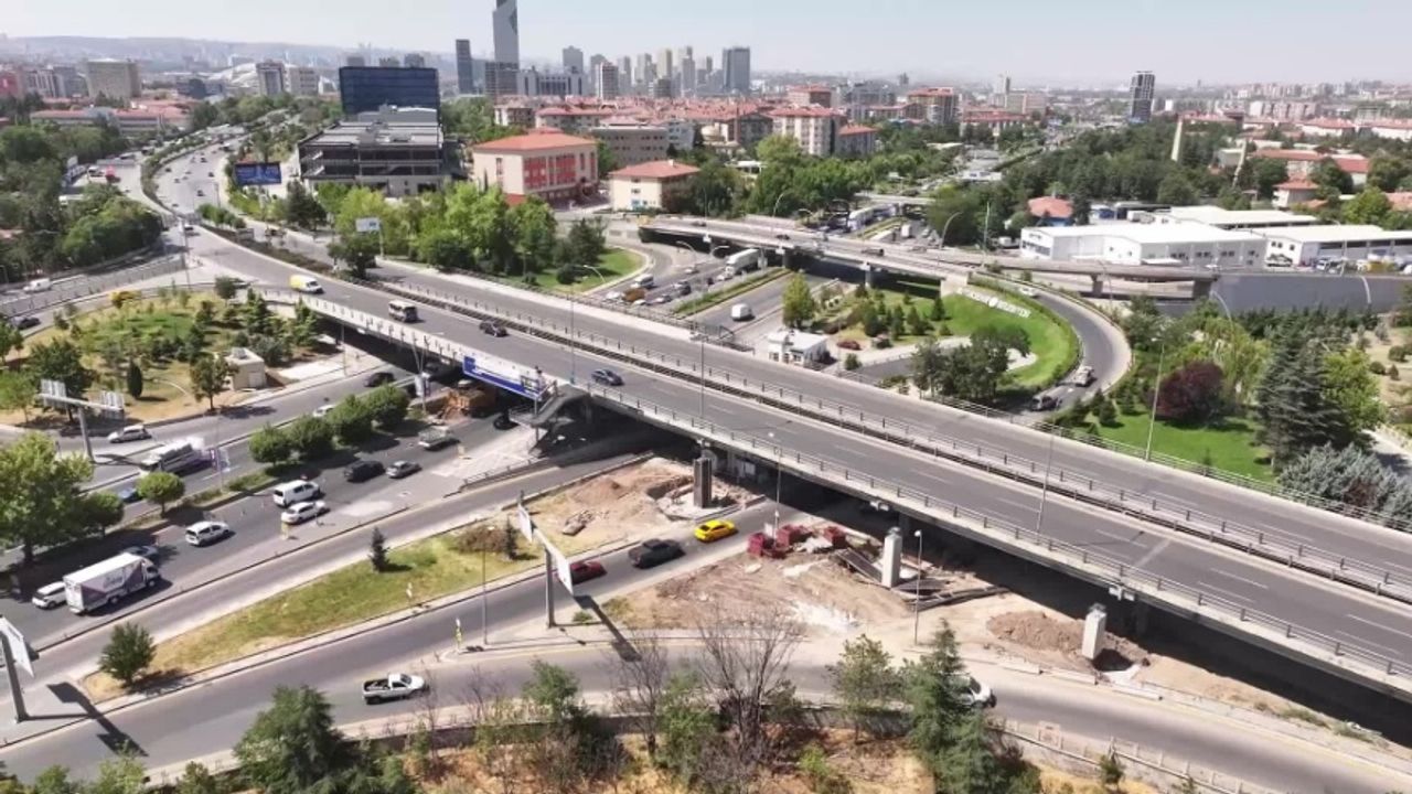 Ankara Büyükşehir Belediyesi, Fatih Köprüsü’nü Trafiğe Kapattı