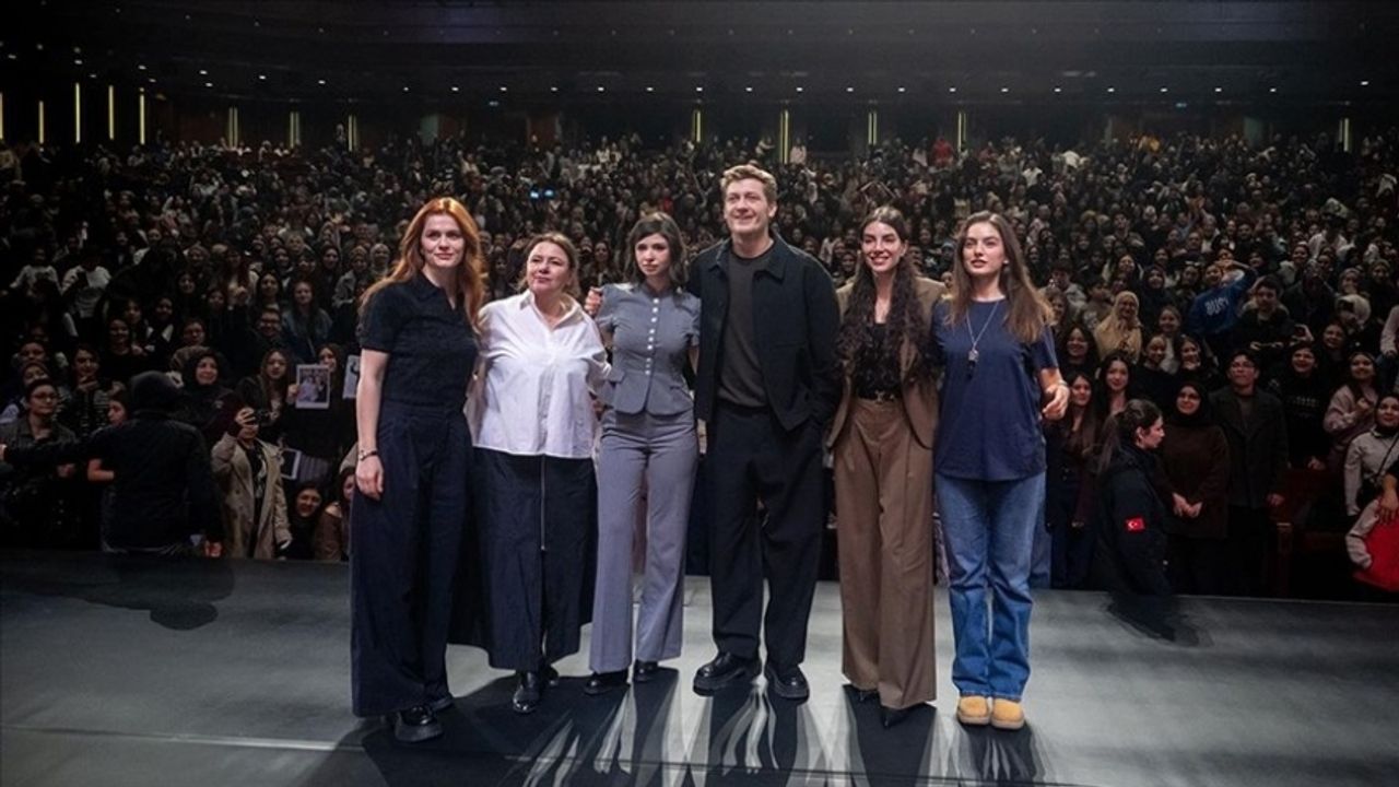 Taşacak Bu Deniz Oyuncuları Ankara'da Sevenleriyle Buluştu