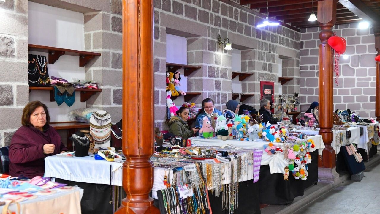 Altındağ’da El Ürünleri Satış Pazarı Kapılarını Açtı