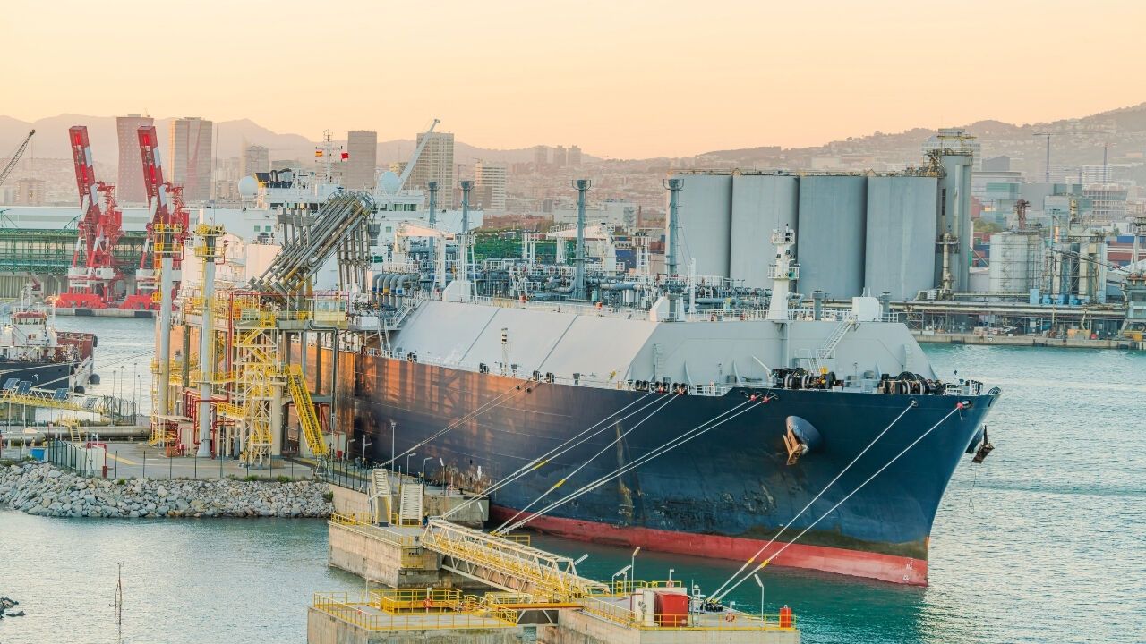 Enerji Savaşında Rota Değişti! LNG Gemileri Asya’ya Kırıyor