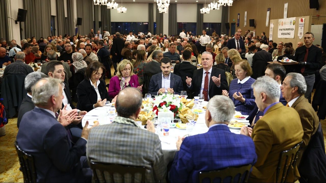 Başkan Hüseyin Can Güner Rumeli ve Balkan Dernekleriyle İftarda Buluştu