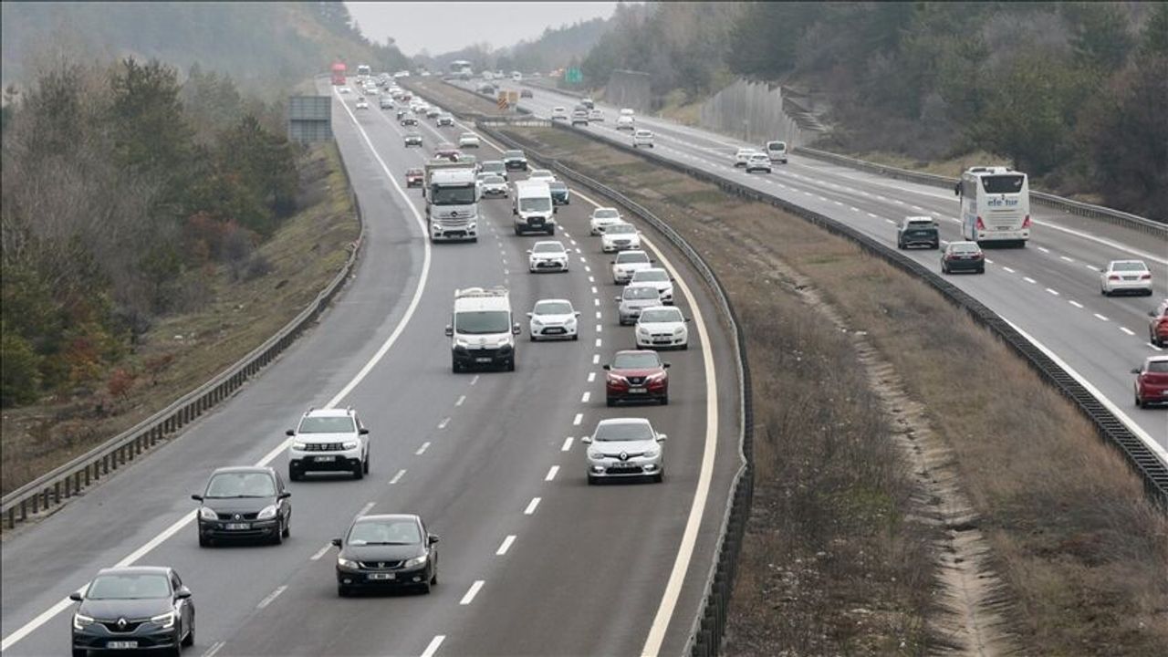 Anadolu Otoyolu'nda Bayram Dönüşü Mesaisi