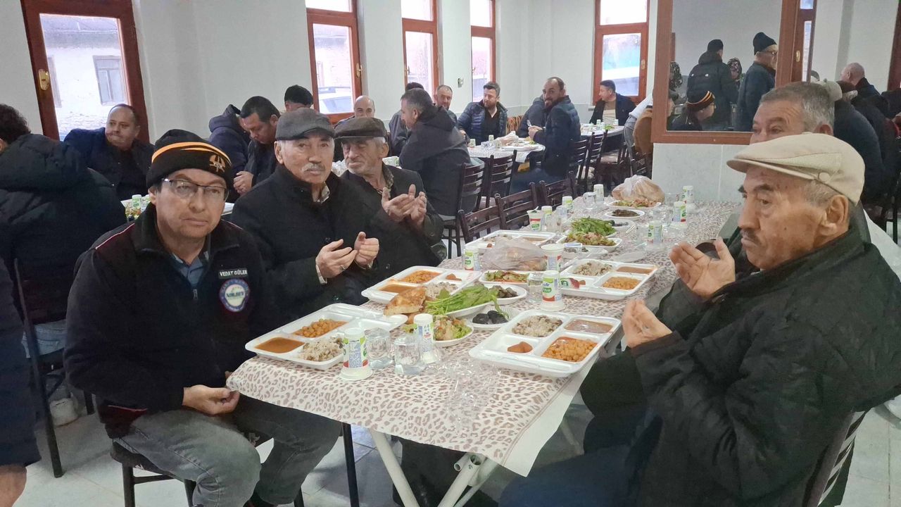 Beypazarı Oymaağaç Mahallesi'nde İftar Programı Düzenlendi