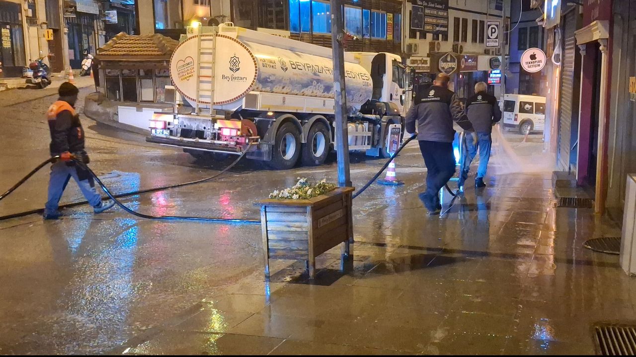 Beypazarı’nda Tarihi Sokaklar Turistler için Yıkandı