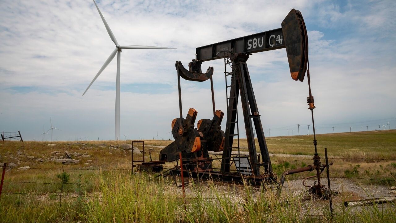 Brent Petrol 100 Dolar Seviyesinde Dalgalanıyor