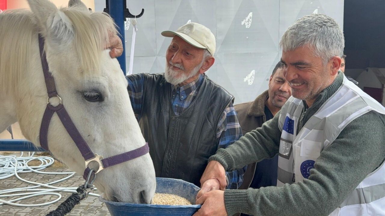 Çubuk’ta Huzurevi Sakinlerine Atlı Terapi Sürprizi