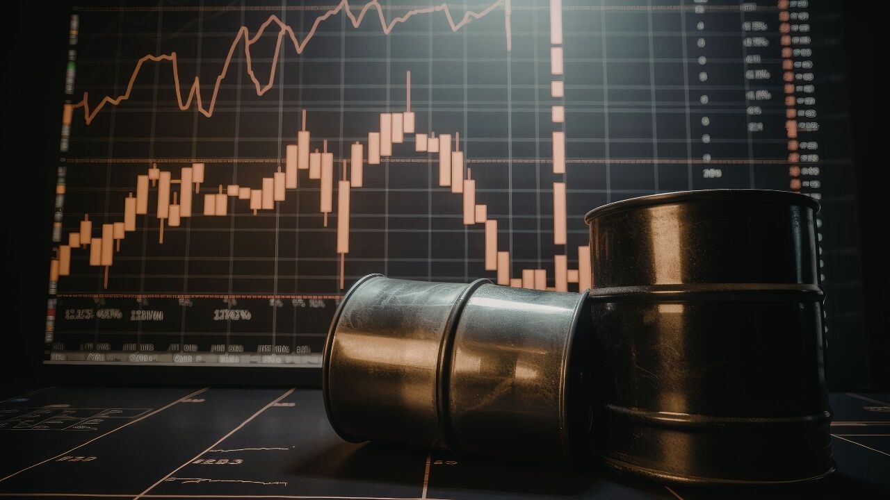 Emtia Piyasasında Kriz: Altın Düştü, Petrol Şahlandı