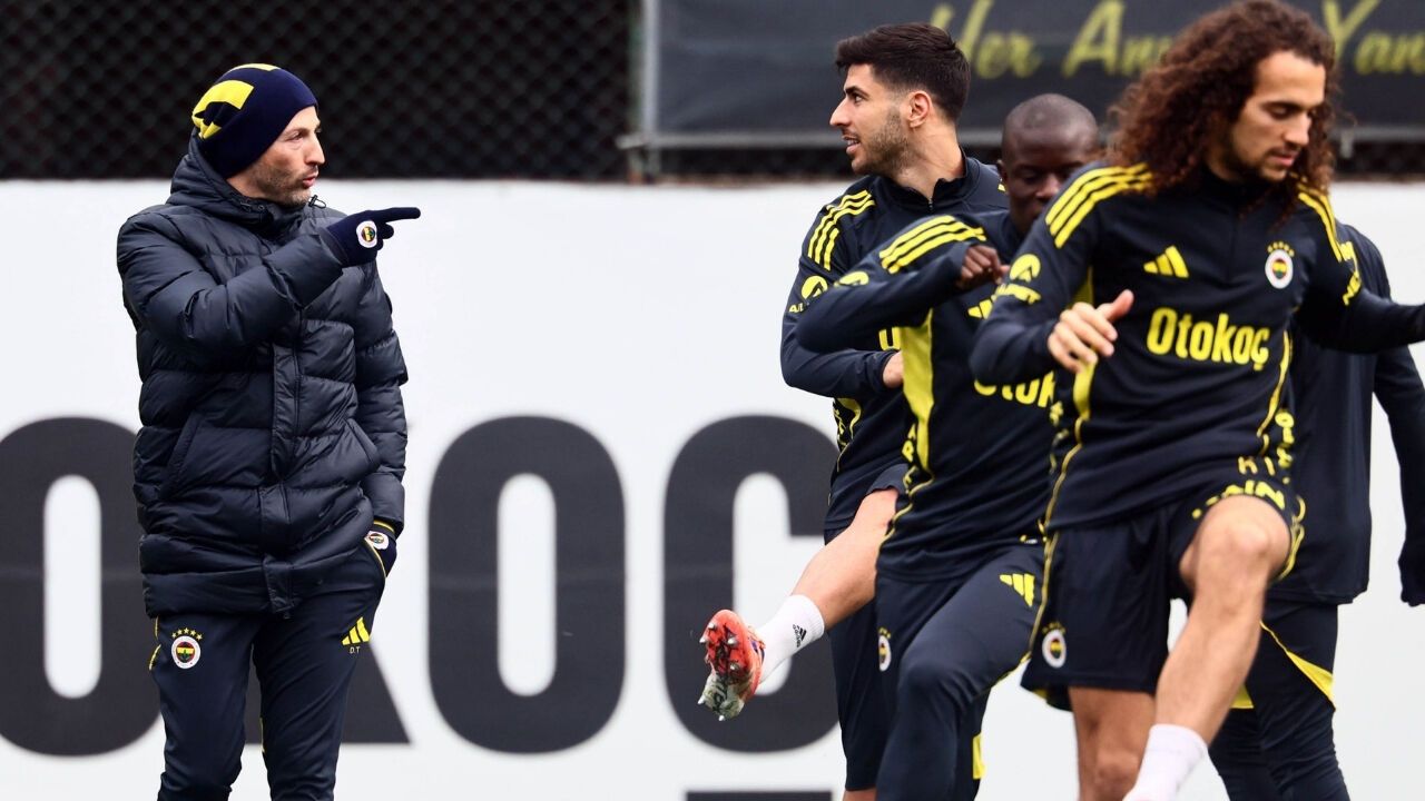 Fenerbahçe'de Karagümrük Mesaisi: Tedesco Zorlu Maçın Planını Çizdi