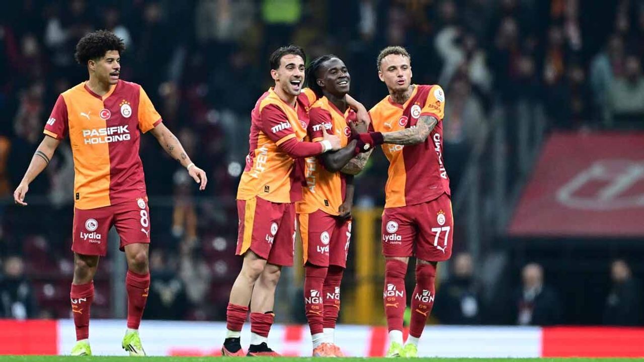 Galatasaray Başakşehir Engelini 3 Golle Aştı, Zirvede Farkı 7 Puana Çıkardı