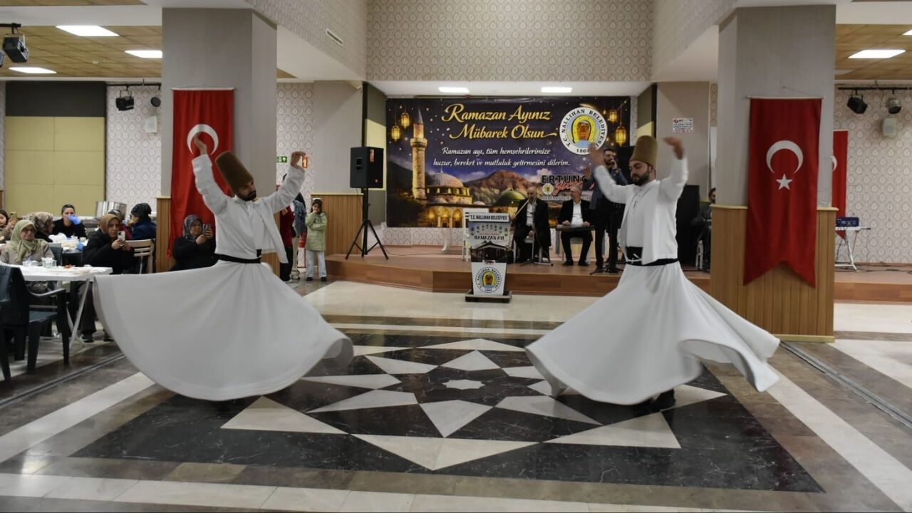 Nallıhan 8 Mart İftar Programında Başkan Güngör Halkla Buluştu
