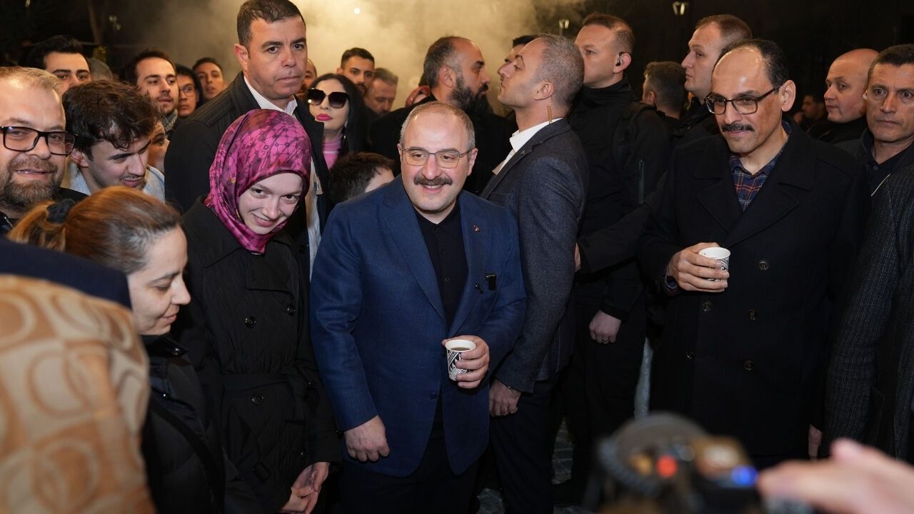 Mustafa Varank Ankara'da Vatandaşlarla Sahur Yaptı