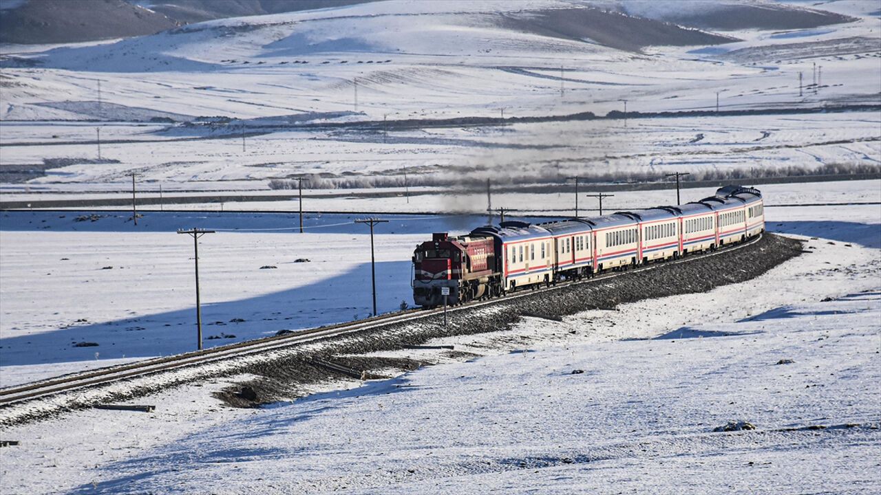Ankara-Kars Hattında Kış Masalı Tamamlandı, Turistik Doğu Ekspresi Binlerce Yolcu Ağırladı