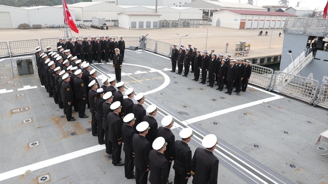 Türk Donanması’nda Bayramlaşma Töreni: Komutan Personelle Buluştu
