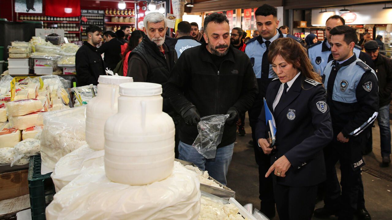 Ulus Hali’nde Ankara Zabıtasından Denetim, Hijyen Kuralına Uymayanlara Ceza