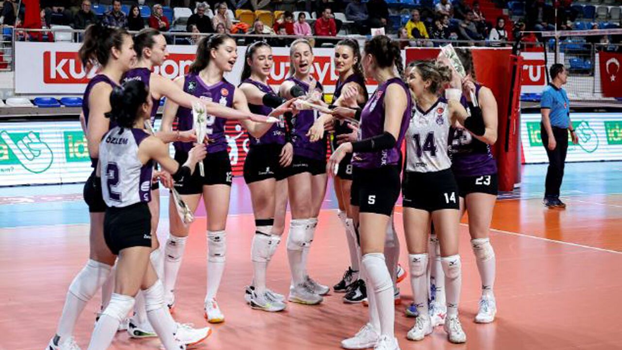 Zeren Spor Ankara’da Son Şampiyon Imoco Volley'i Devirmek İstiyor