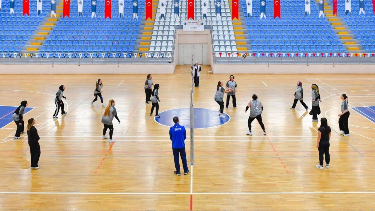 Altındağ’ın Sultanları Sahneye Çıktı, 207 Kadın Filede Buluştu