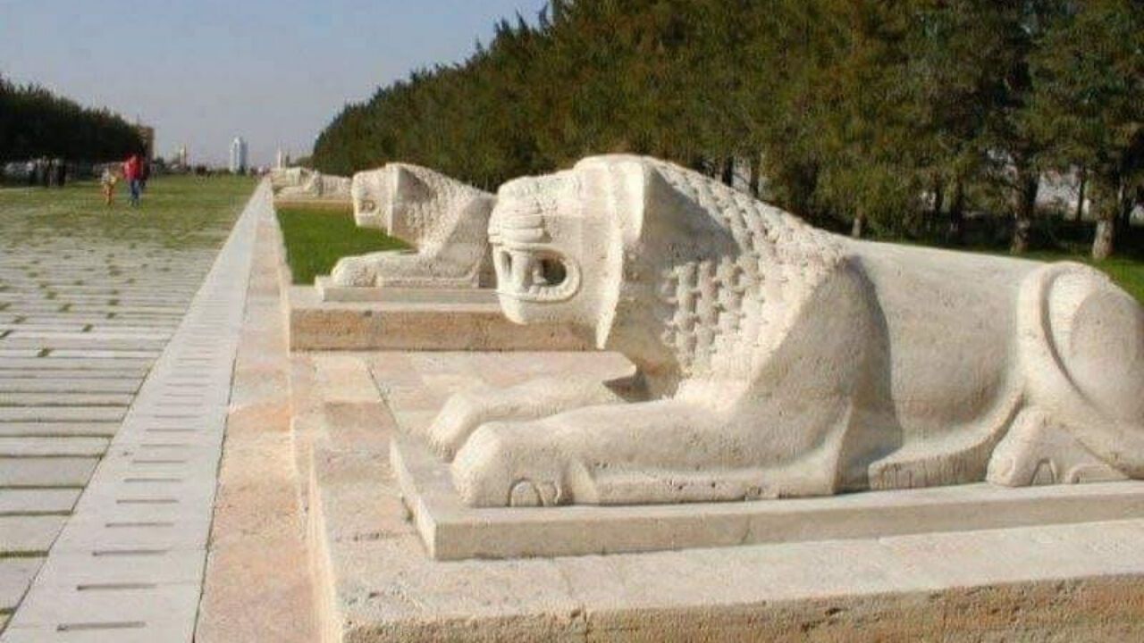 Anıtkabir Aslanlı Yol Ne Anlatıyor? 24 Aslanın Anlamı