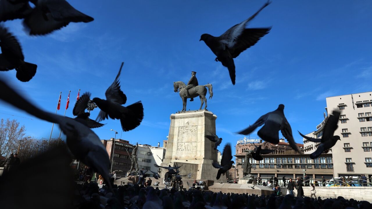 Başkentte Dondurucu Soğuk Yerini Bahar Sıcaklarına Bırakıyor