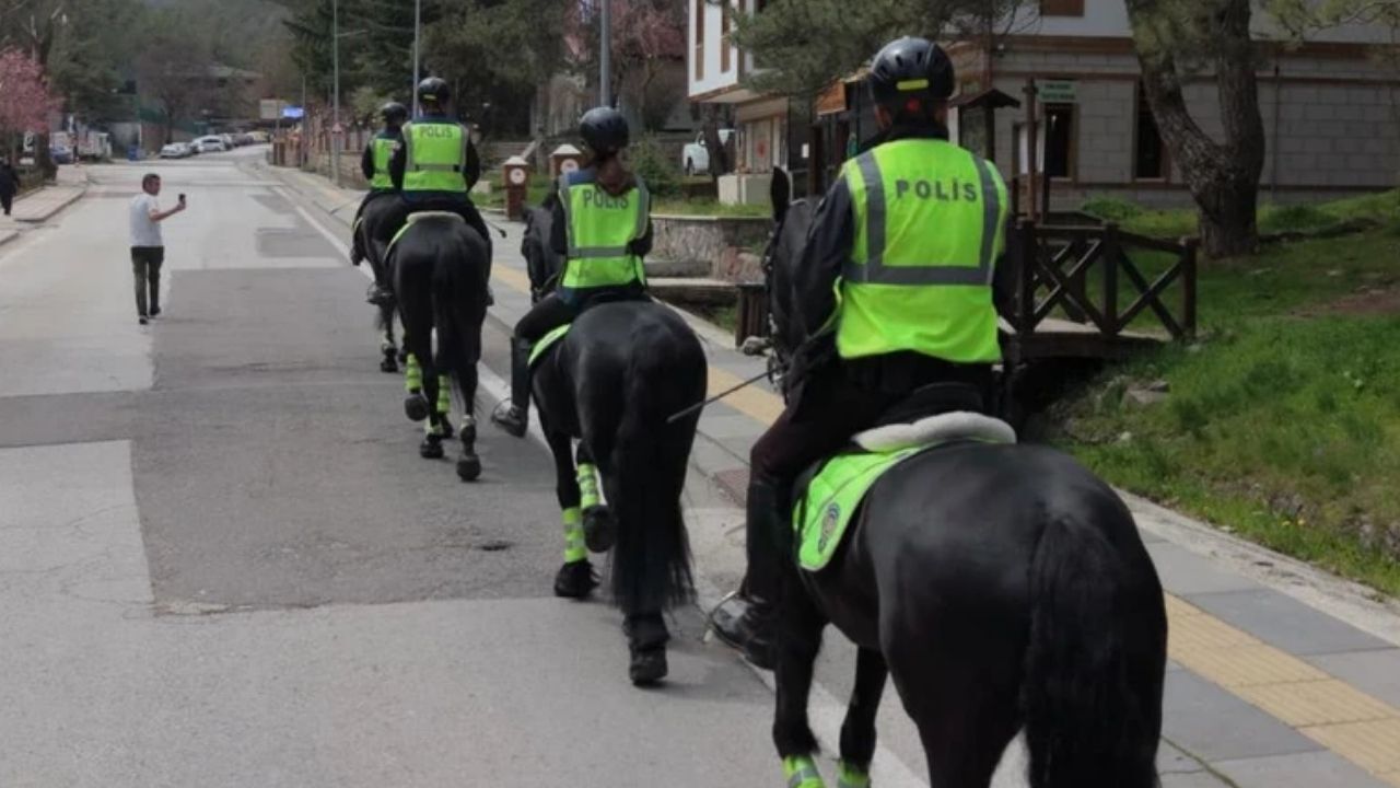 Kızılcahamam’da Atlı Polisler Görevde