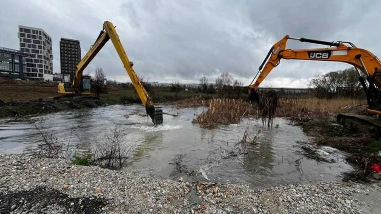 Ankara'da Etkili Olan Sağanak Yağış Sonrası Çubuk Deresi Taştı