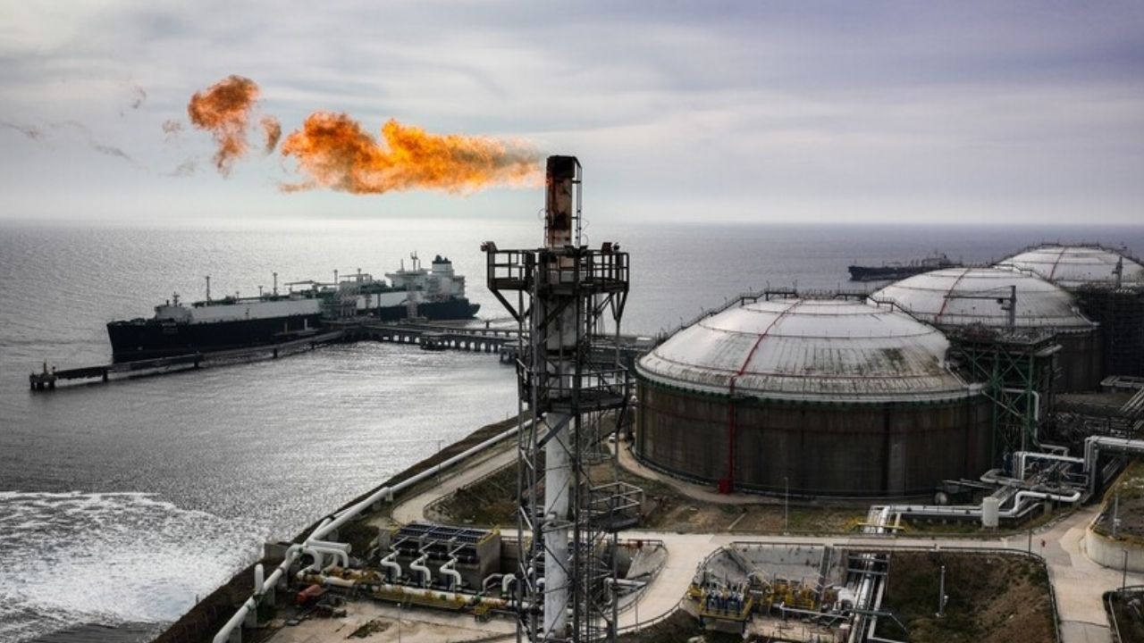 İran’ın Hürmüz Kararı Enerji Piyasalarını Rahatlattı: Gaz Fiyatları Düştü