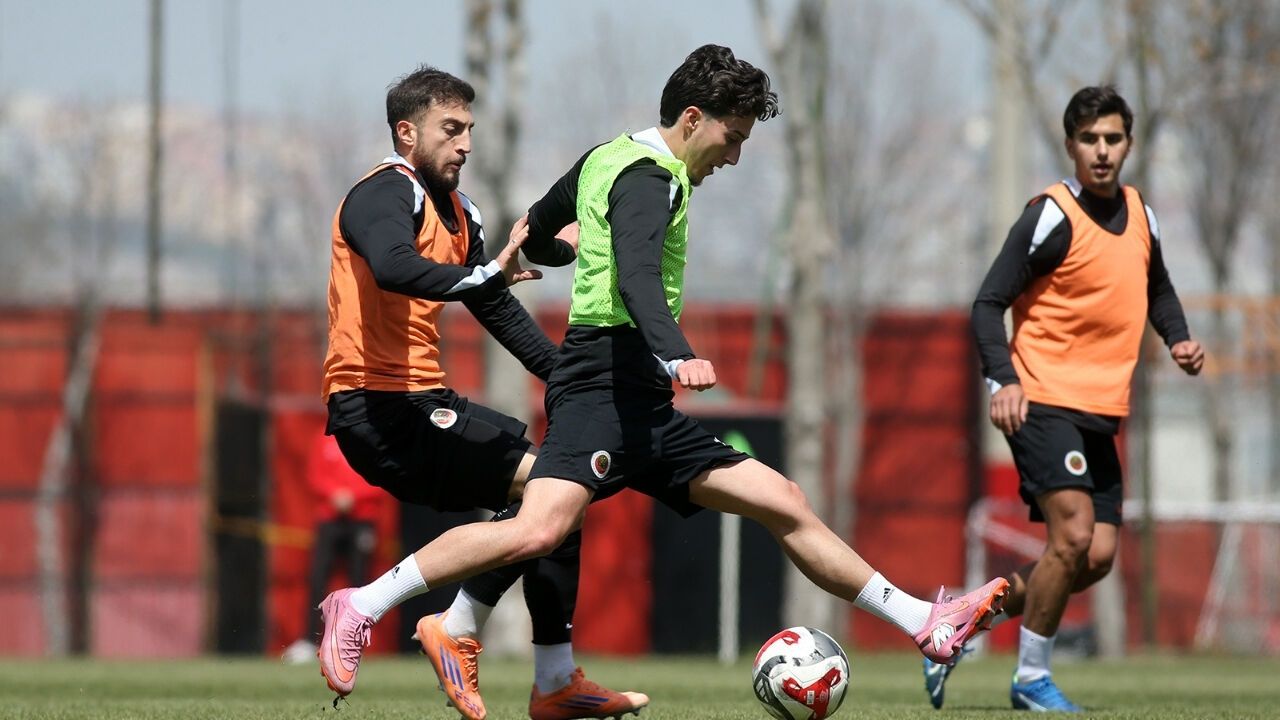 Gençlerbirliği’nde Galatasaray Mesaisi Krizle Başladı