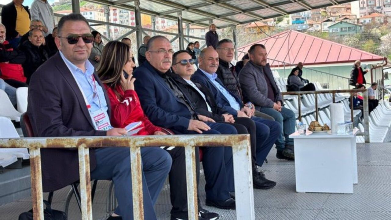 Kalecik’te Maça Protokol Desteği: Başkan ve Kaymakam Tribünde