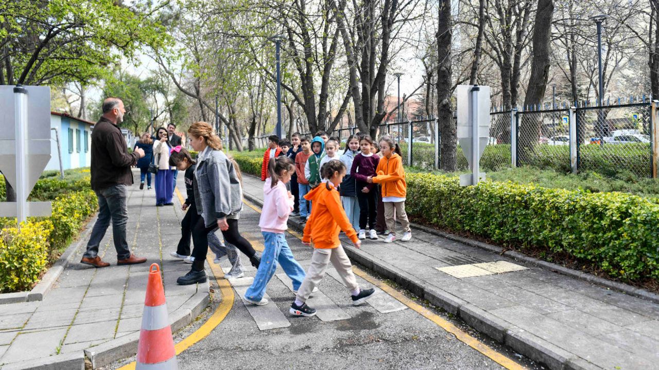 Ankaralı Miniklere Trafik Bilinci, Eğitimler Kurtuluş Parkı'nda Başladı