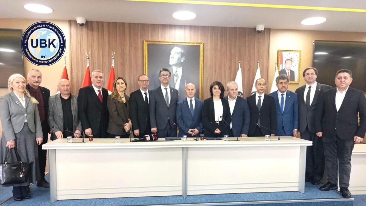 Gazetecilikte "Yeni Çağ" Talebi: Sosyal Medya Habercileri de Basın Kartı Alabilsin