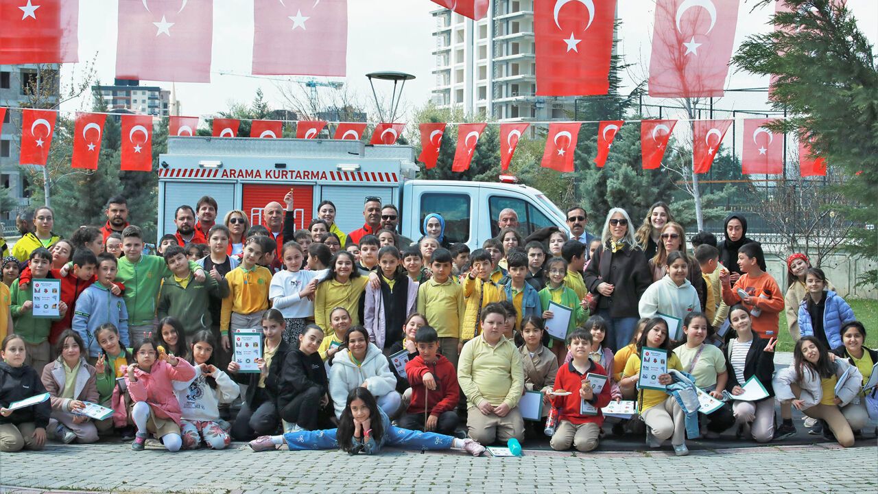 Keçiören’de Şehit Erdinç Aydın İlkokulu Öğrencilerine Uygulamalı Afet Eğitimi