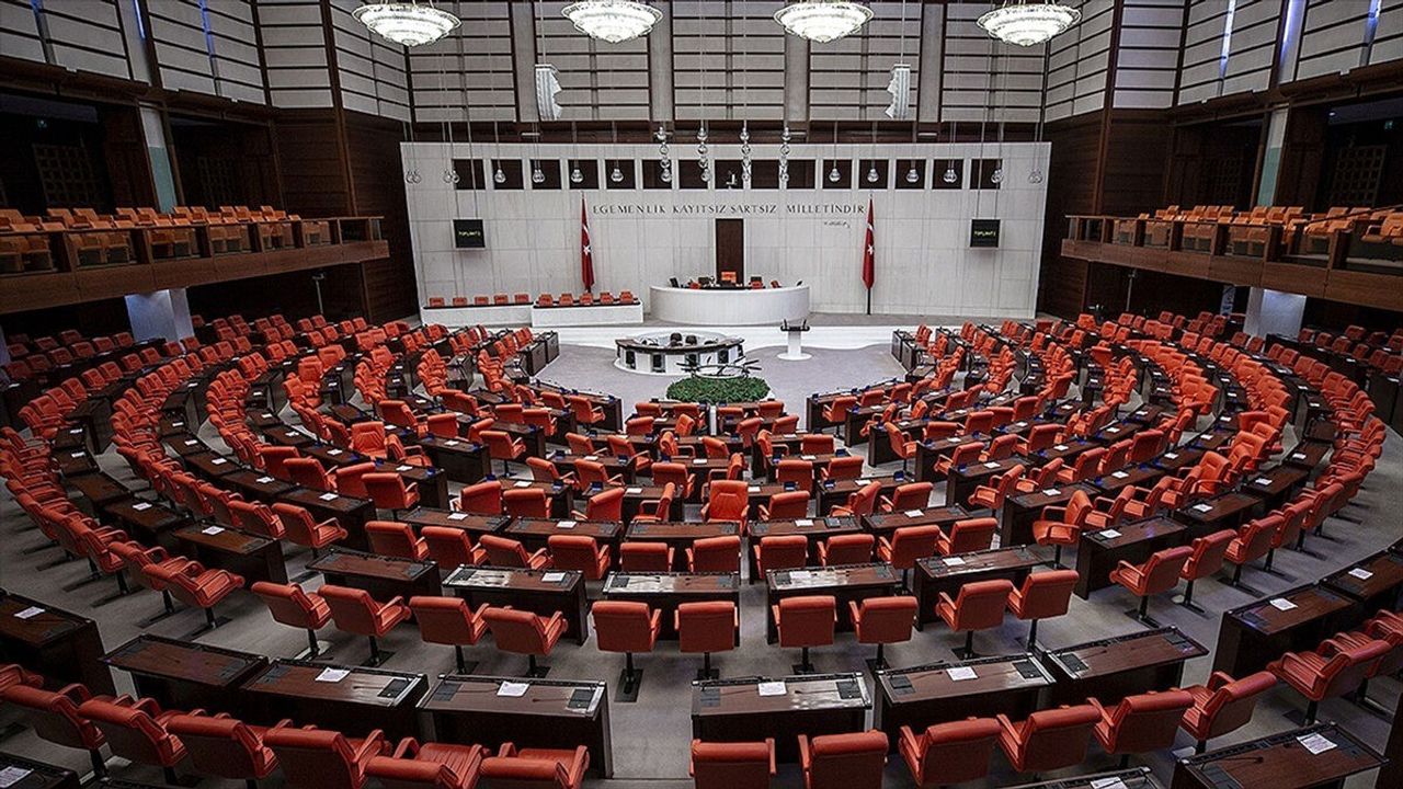 TBMM'de Gündem Doğum İzni Süresi ve Sosyal Medyaya Yaş Sınırı