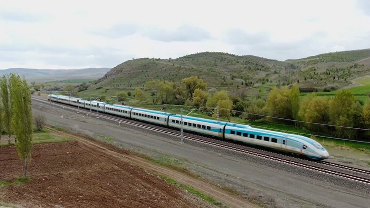 Ankara-Sivas YHT Hattı'nda Yolcu Sayısı 2,3 Milyonu Aştı