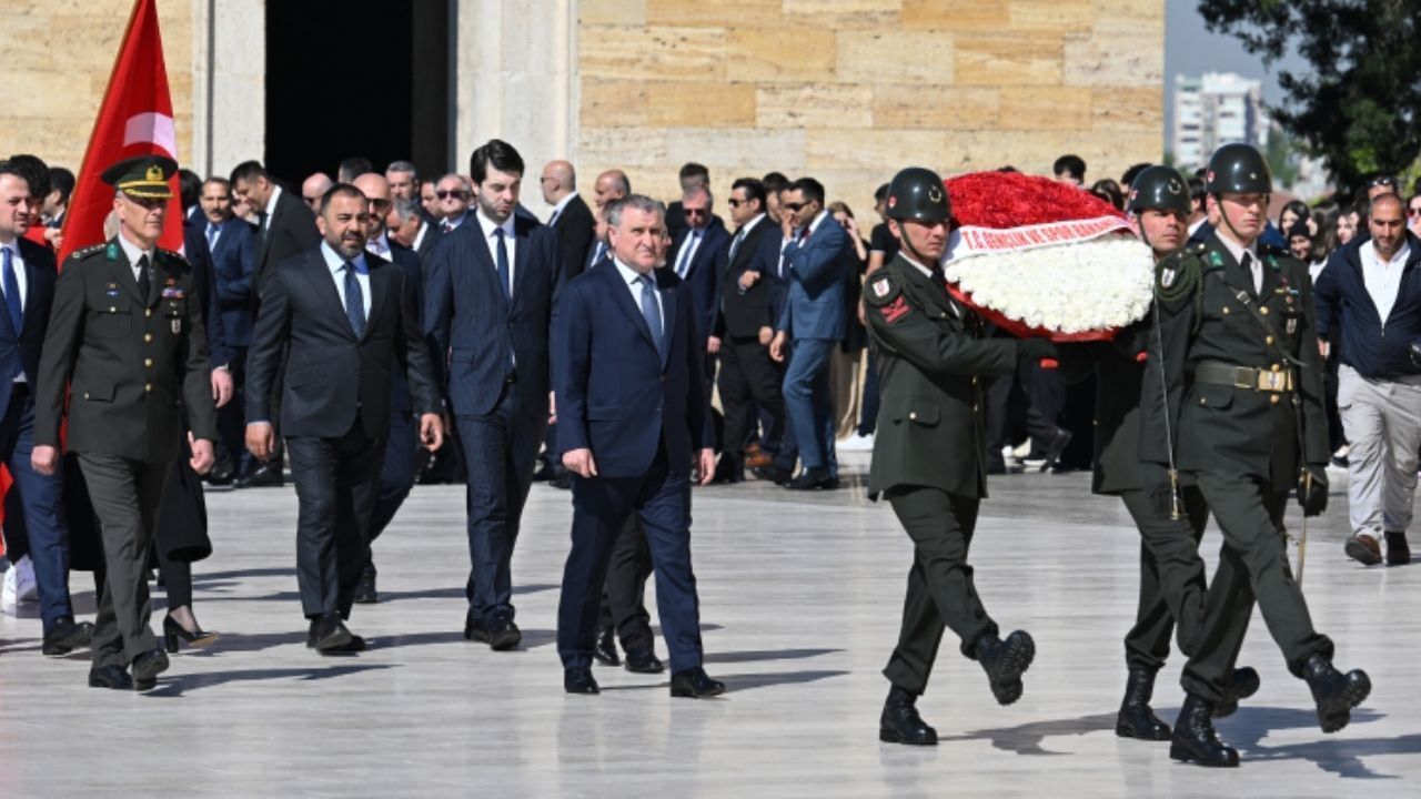 Bakan Osman Aşkın Bak Anıtkabir'i Ziyaret Etti