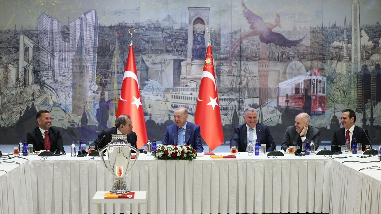 Cumhurbaşkanı Erdoğan Şampiyon Galatasaray'ı Dolmabahçe'de Kabul Etti