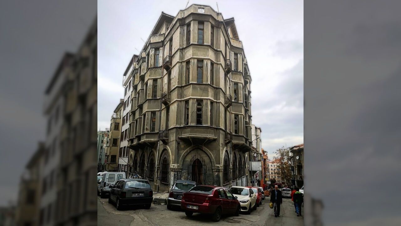 Erzurumlu Nafiz Bey Apartmanı: Tarihi ve Özellikleri