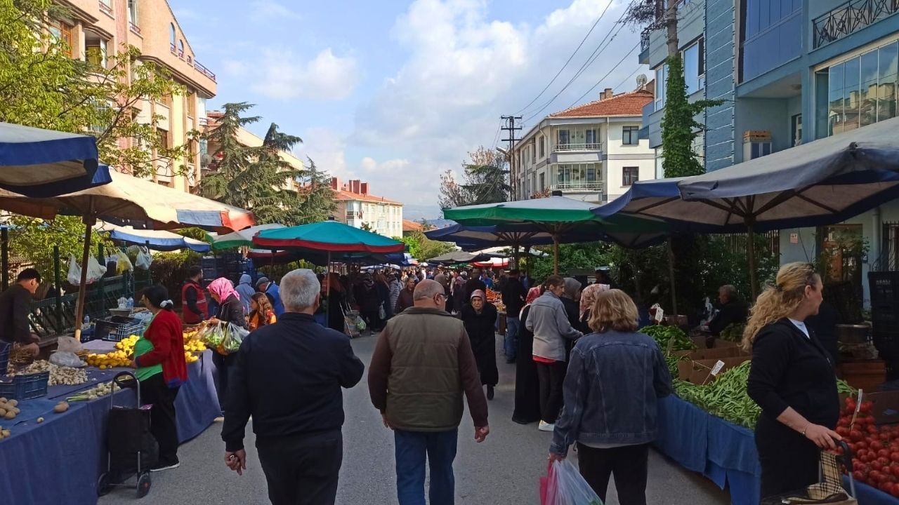 Etlik Çarşamba Pazarı’nda Bahar Mesaisi Devam Ediyor (13 Mayıs 2026)