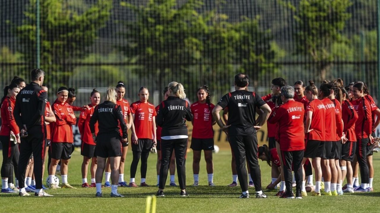 A Milli Kadın Futbol Takımı Kura Çekimine Hazırlanıyor